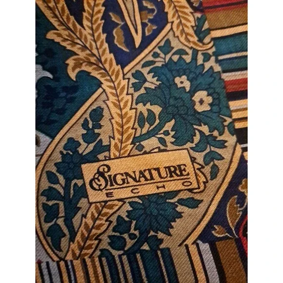 Signature Echo Scarf Blue Red Paisley 100% Wool Japan Boho Fringe Baroque 46" - Picture 3 of 6